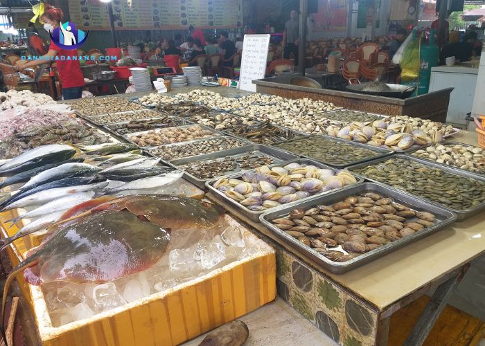 Chợ hải sản Đà Nẵng – Nơi các hoạt động mua, bán hải sản diễn ra tấp nập, nhộn nhịp