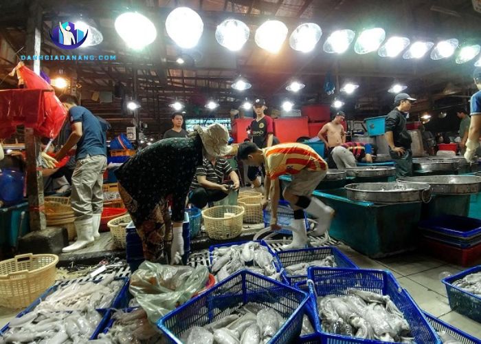 Chợ Đống Đa – Chợ hải sản ở Đà Nẵng thu hút khách du lịch