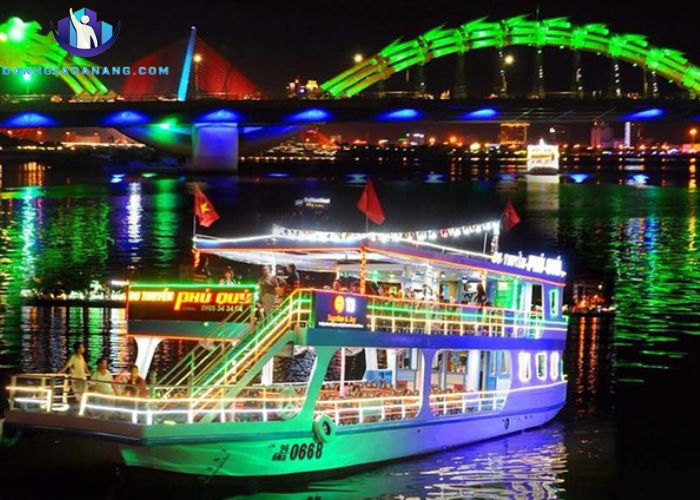 Giá vé du thuyền sông Hàn Đà Nẵng 2023 là bao nhiêu?