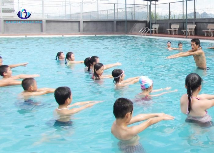 Bể bơi của Trường THCS Hiển Nhân