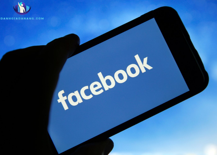 Những rủi ro khi sử dụng acc Facebook 2025 miễn phí